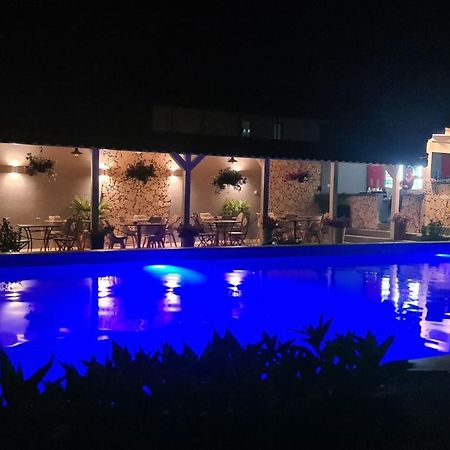 Casa Wanted Orsova Ξενοδοχείο Εξωτερικό φωτογραφία