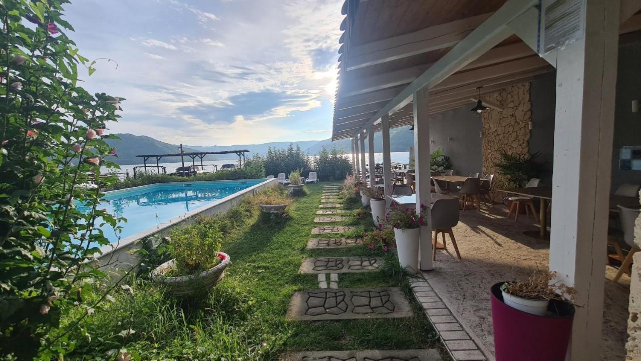 Casa Wanted Orsova Ξενοδοχείο Εξωτερικό φωτογραφία