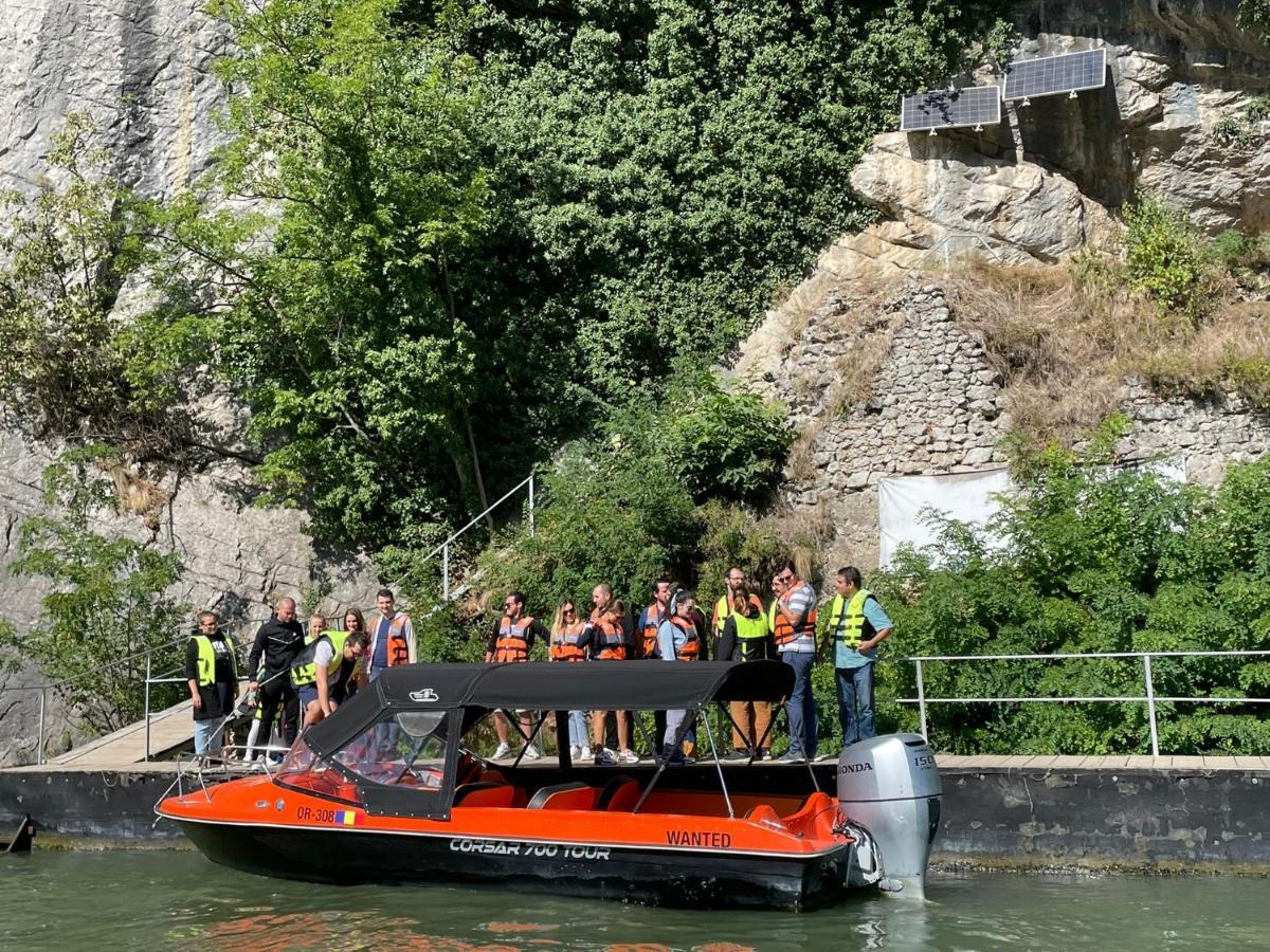 Casa Wanted Orsova Ξενοδοχείο Εξωτερικό φωτογραφία