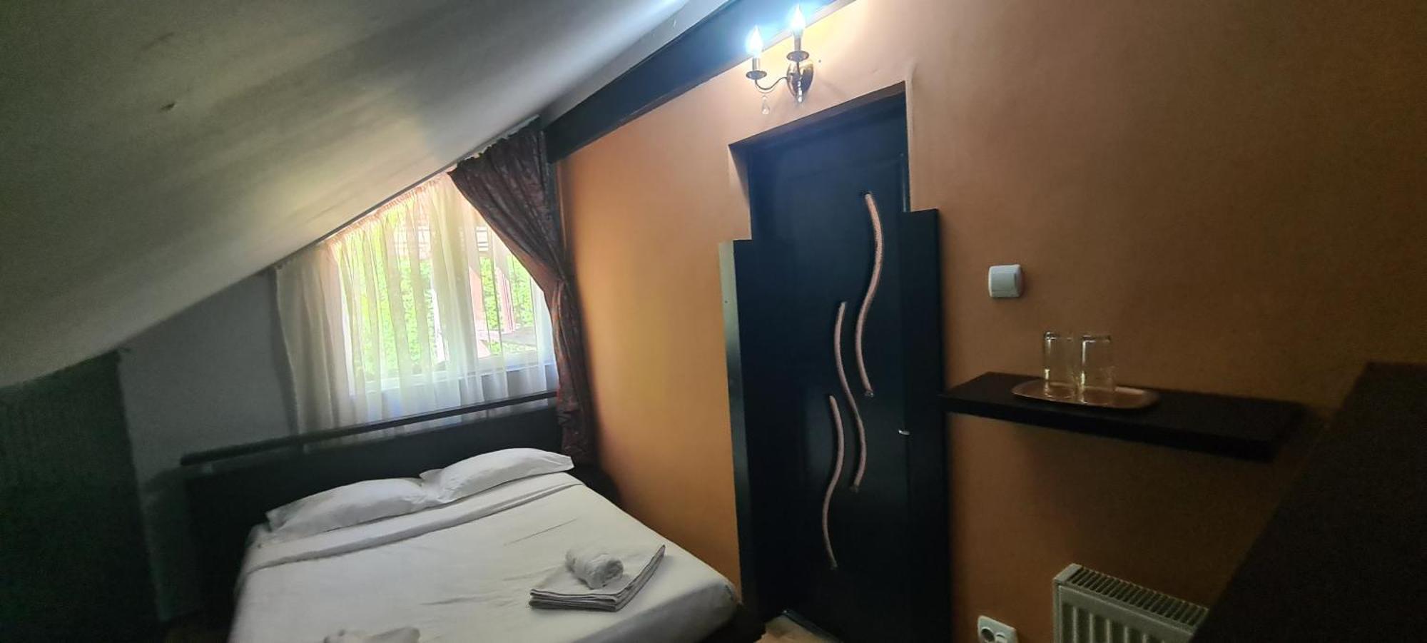 Casa Wanted Orsova Ξενοδοχείο Εξωτερικό φωτογραφία