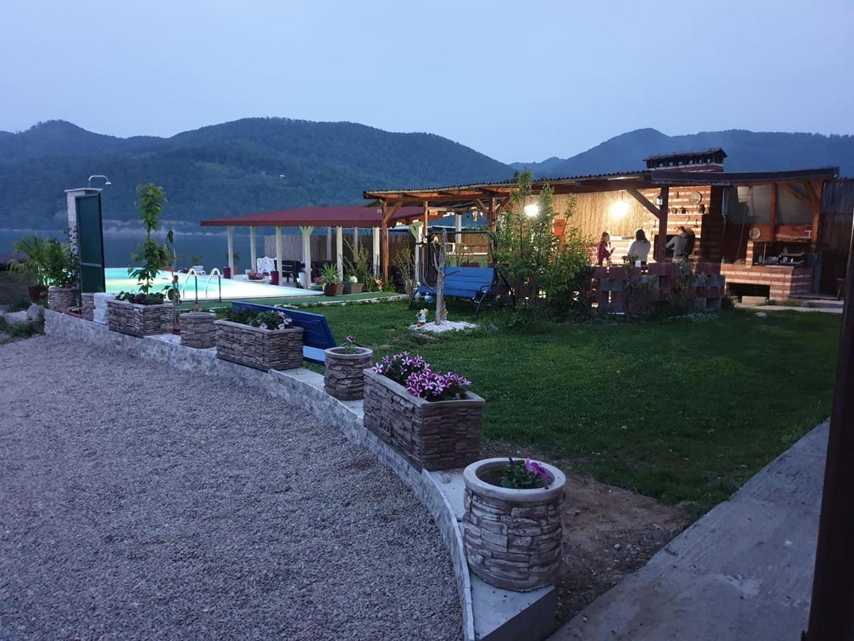 Casa Wanted Orsova Ξενοδοχείο Εξωτερικό φωτογραφία