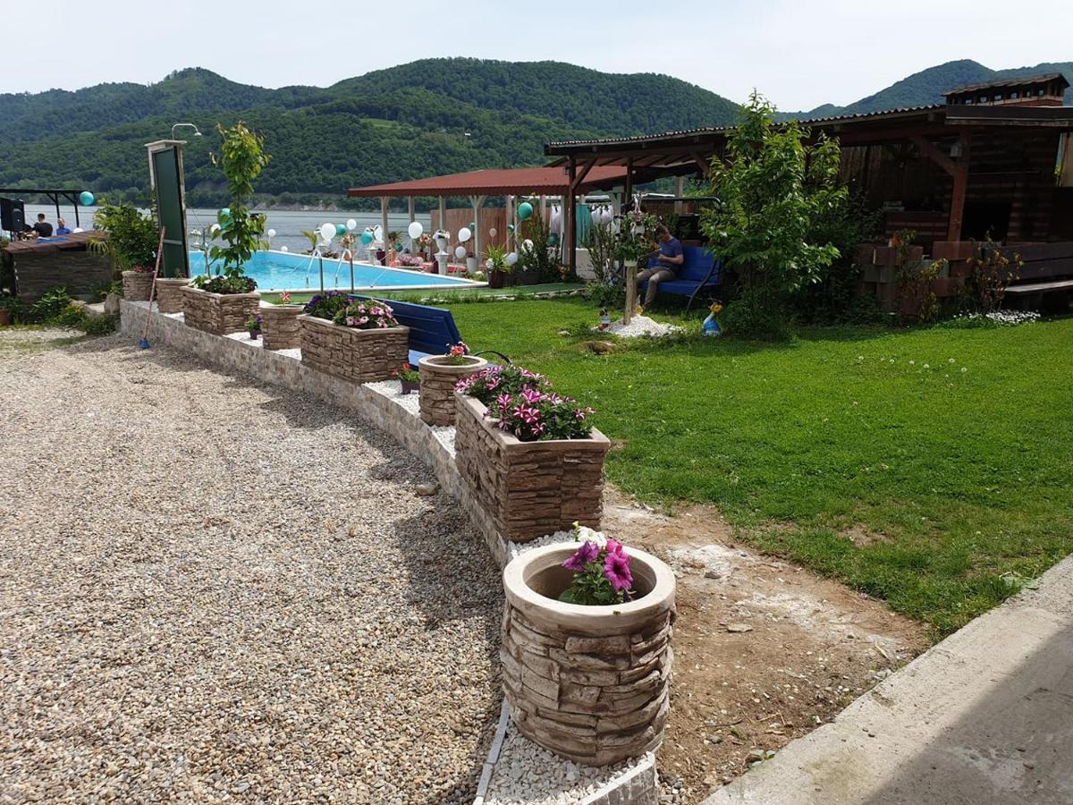 Casa Wanted Orsova Ξενοδοχείο Εξωτερικό φωτογραφία