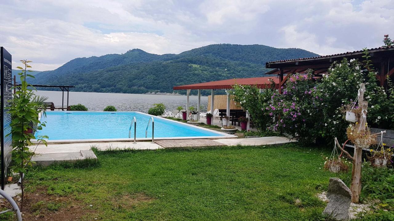 Casa Wanted Orsova Ξενοδοχείο Εξωτερικό φωτογραφία