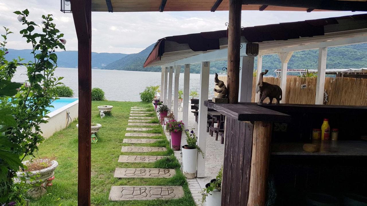 Casa Wanted Orsova Ξενοδοχείο Εξωτερικό φωτογραφία
