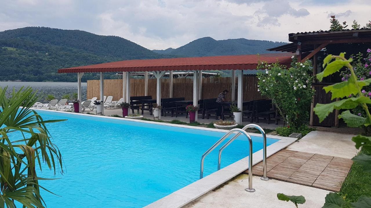 Casa Wanted Orsova Ξενοδοχείο Εξωτερικό φωτογραφία